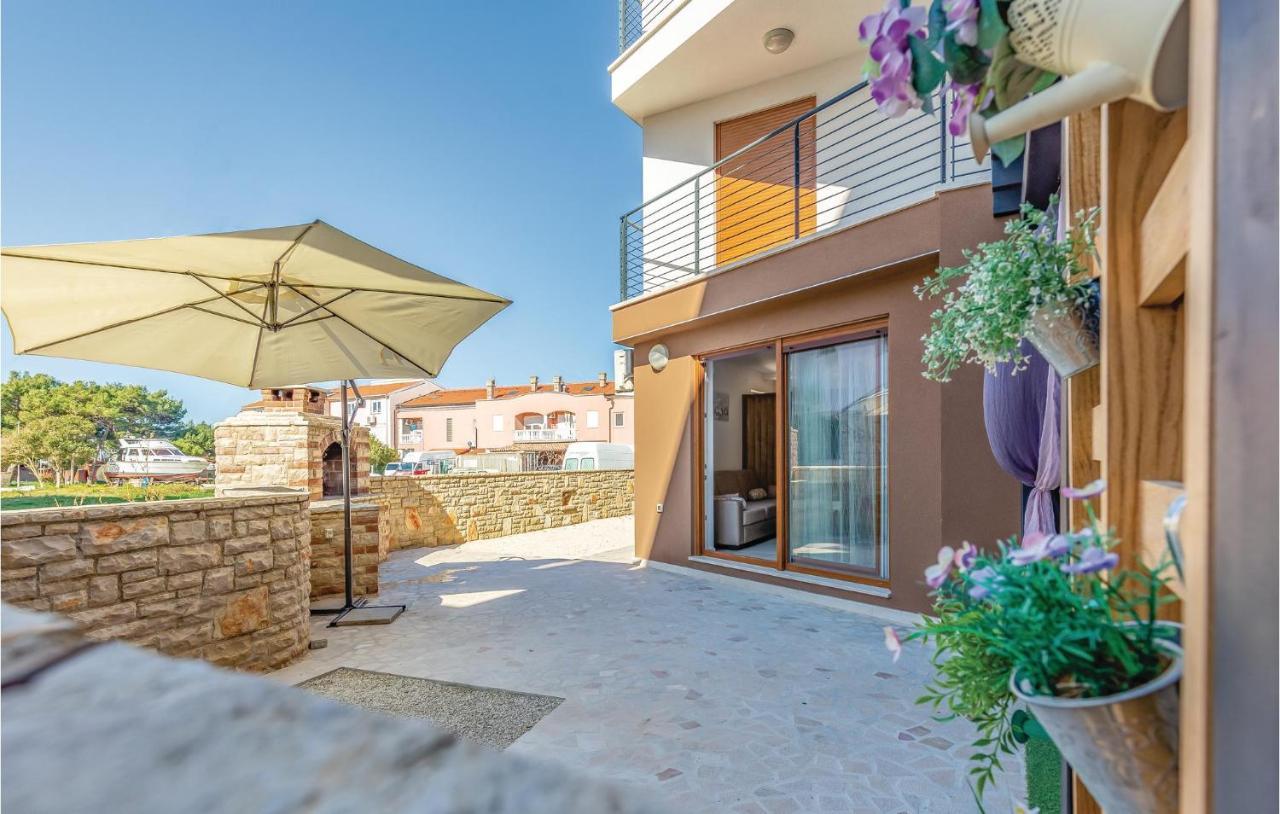 Lovely Apartment In Medulin With Kitchen Eksteriør bilde