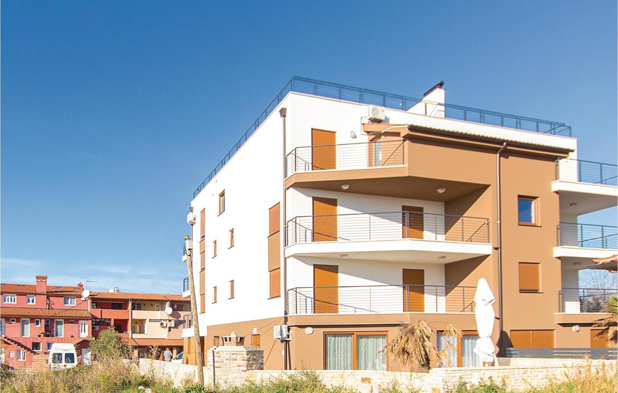 Lovely Apartment In Medulin With Kitchen Eksteriør bilde